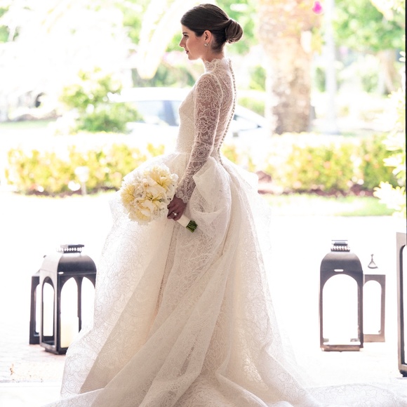 VERA WANG WEDDING DRESS - Picture 5 of 13